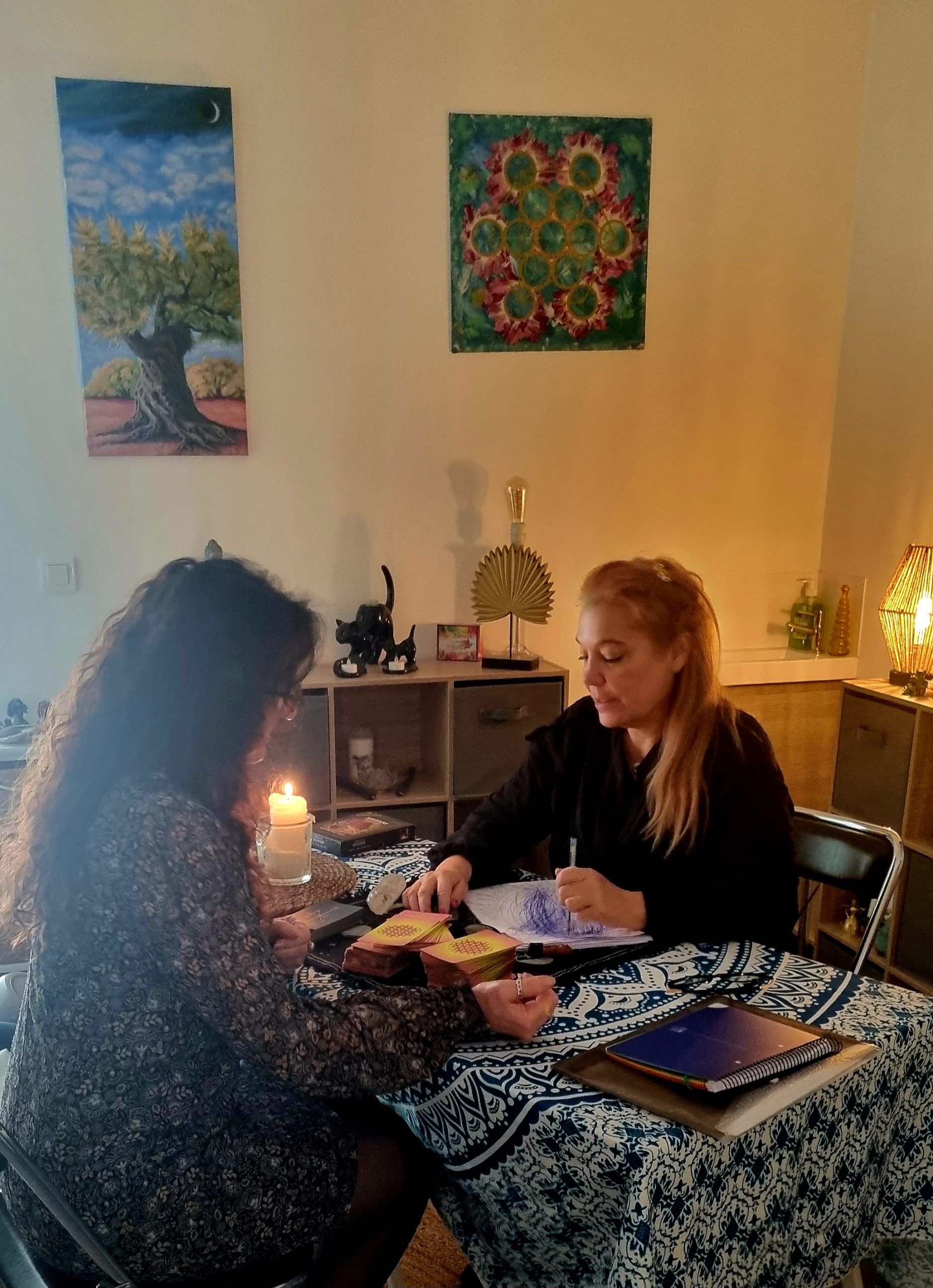 Conférence médiumnité en salle avec Sandrine